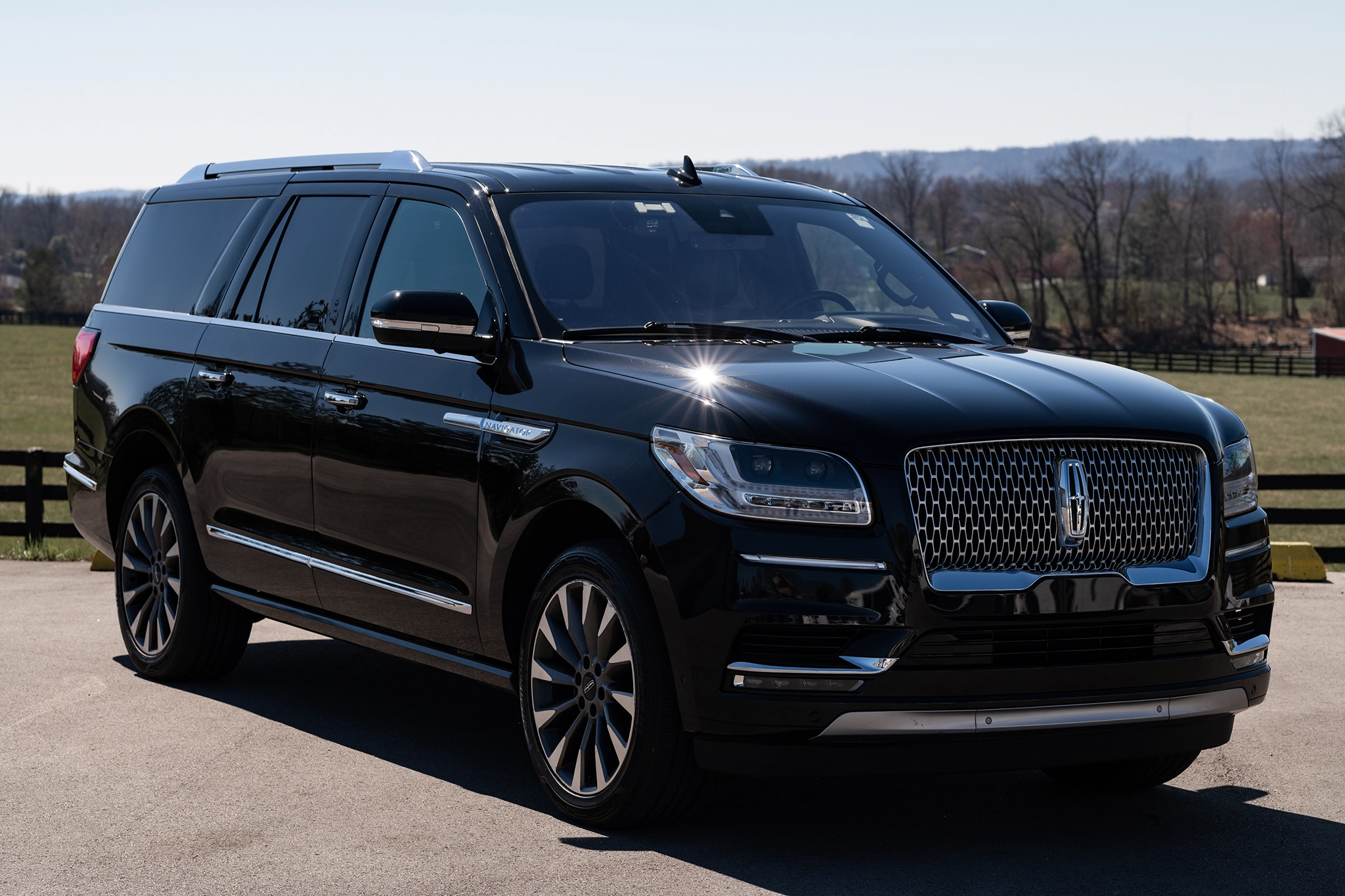 luxury-suv-01