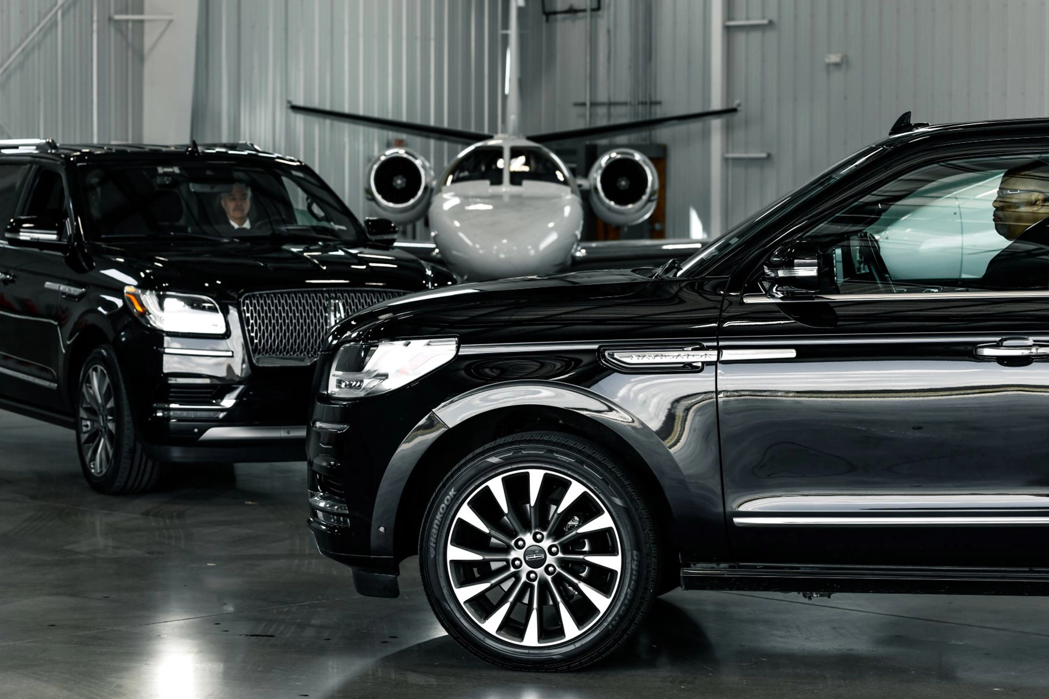 luxury-suv-04