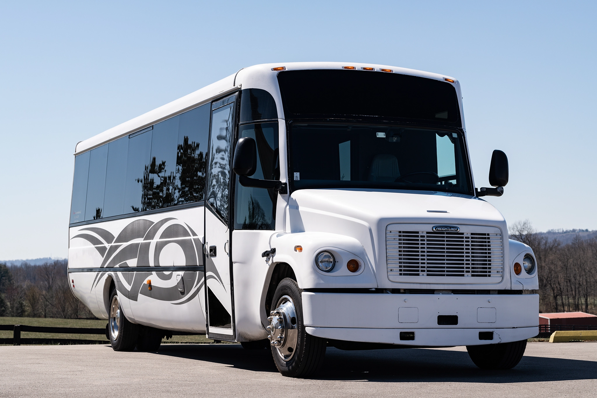 24 PARTY PASSENGER BUS 02